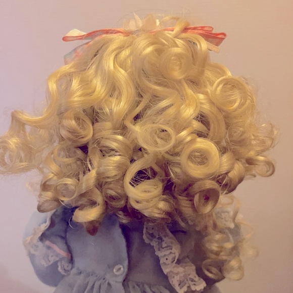 Hamilton Collection doll - Picture 2 of 5